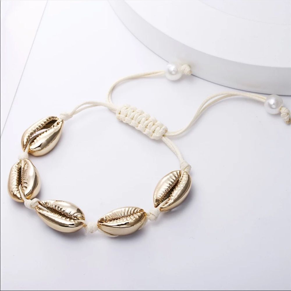 Bohemian Puka Shell  Bracelet Adjustable GN
